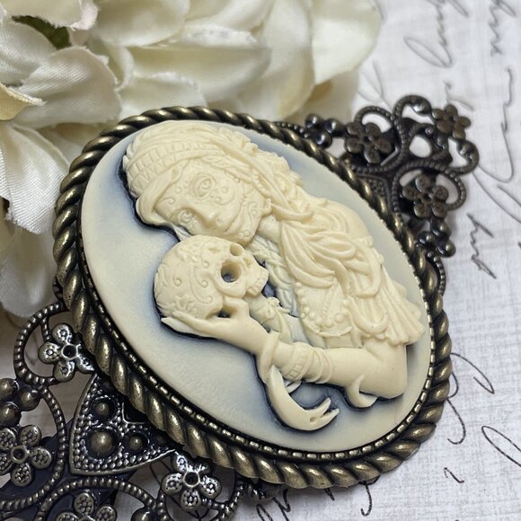 Gothic Sugar Skull Wicca Witch Pagan Wedding Gift Flower Hair Clip Jewelry Comb - Picture 4 of 13